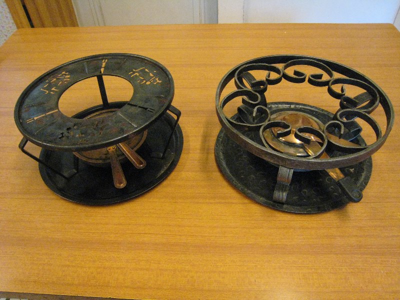 photo of 2 lamps