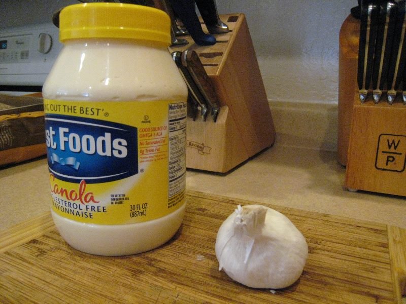 Bocal de mayonnaise, tête d'ail